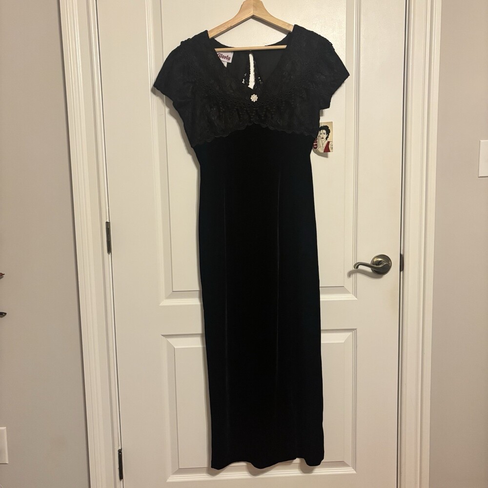 VINTAGE NWT Gloria Women's Black Lace and Velvet Short Sleeve Maxi Dress Size L